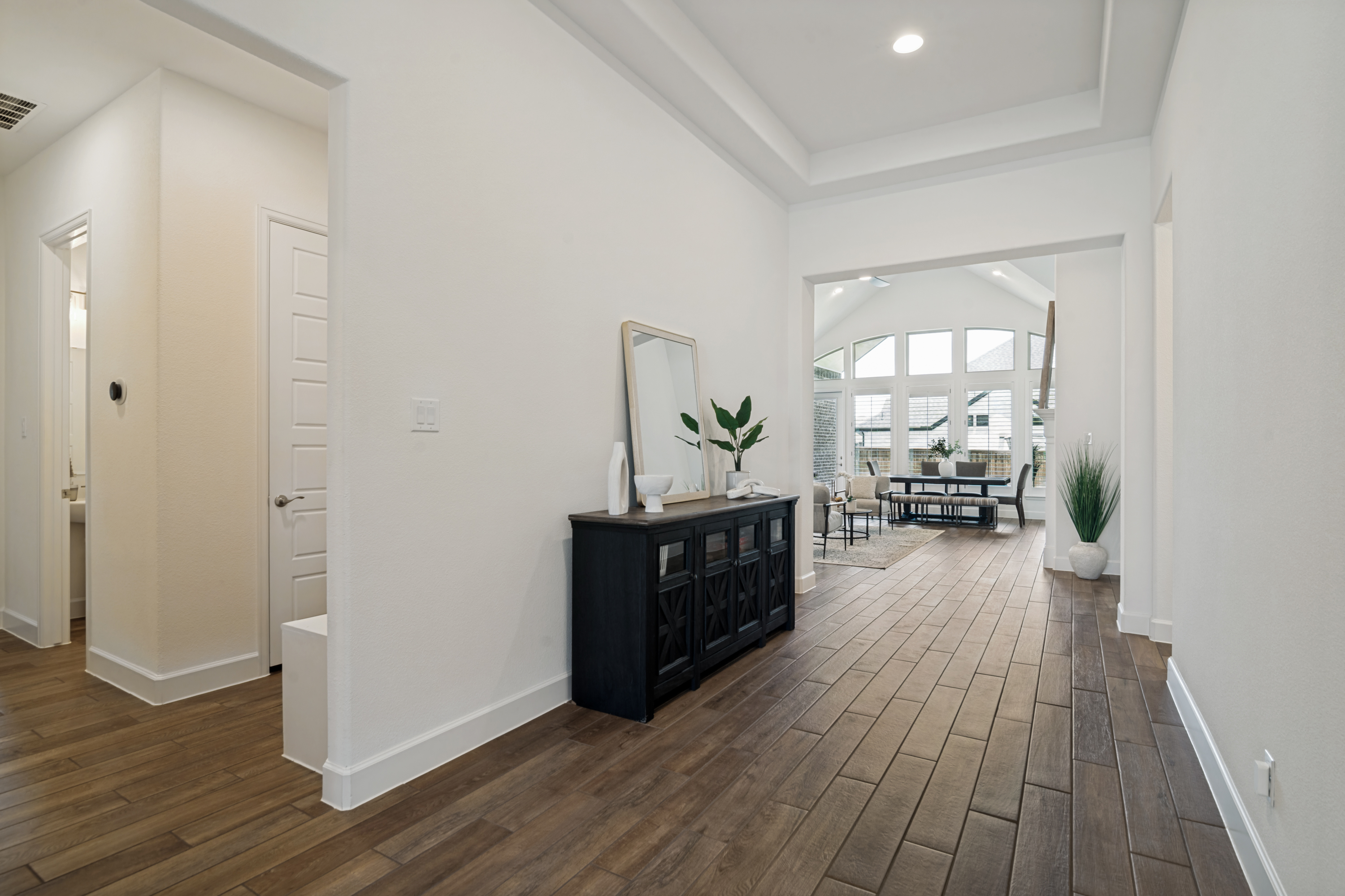  Better Than New  Perry Home on Expansive Nearly Half-Acre Lot - 物件實景