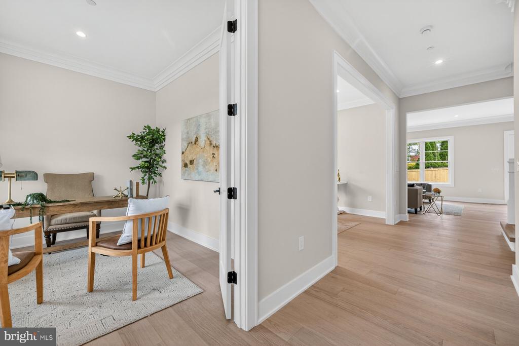 Kensington, Maryland, 20895, United States, 5 Bedrooms Bedrooms, ,5 BathroomsBathrooms,Residential,For Sale,2048532