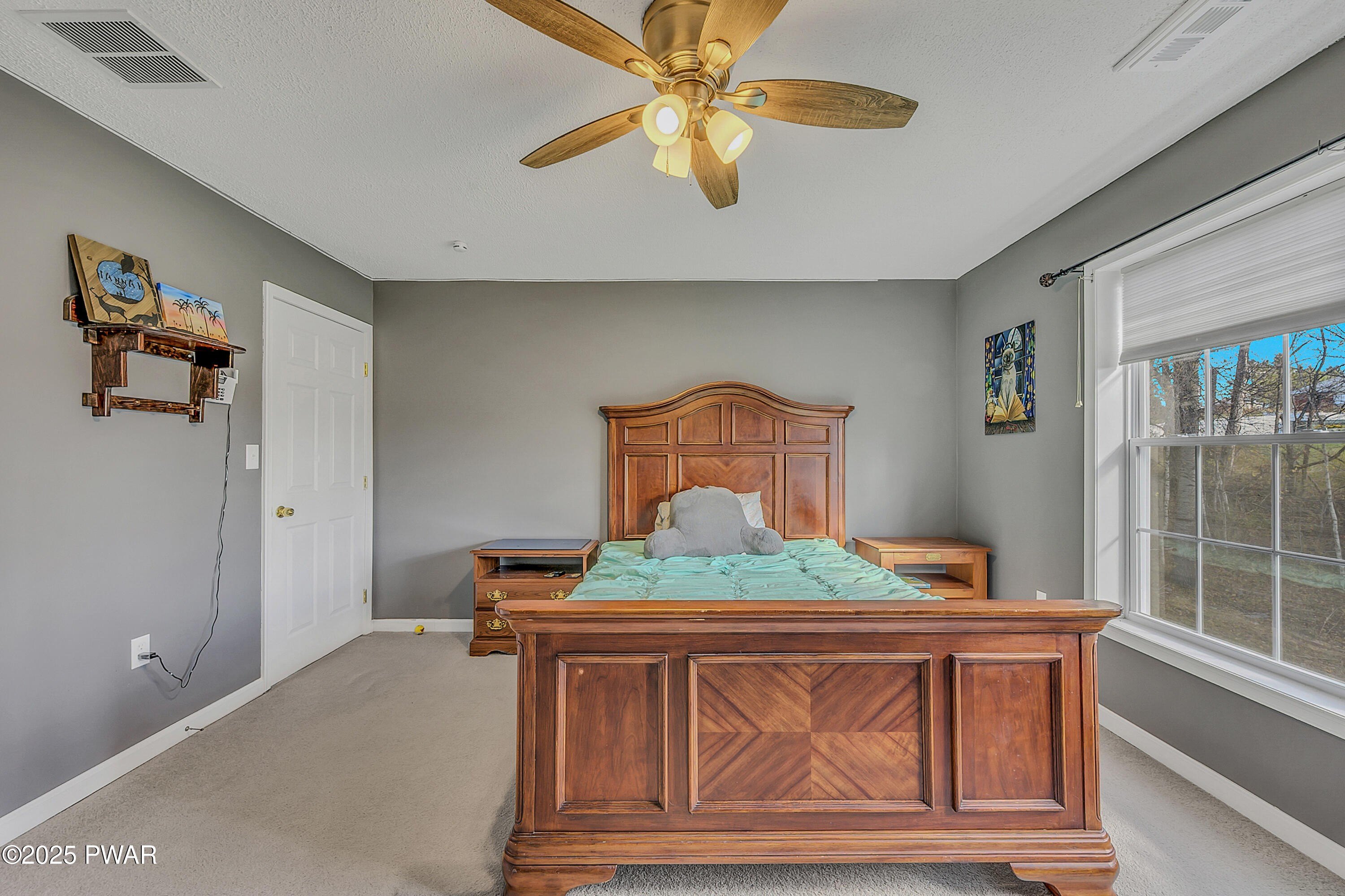 Moscow, Pennsylvania, 18444, United States, 4 Bedrooms Bedrooms, ,3 BathroomsBathrooms,Residential,For Sale,1987034