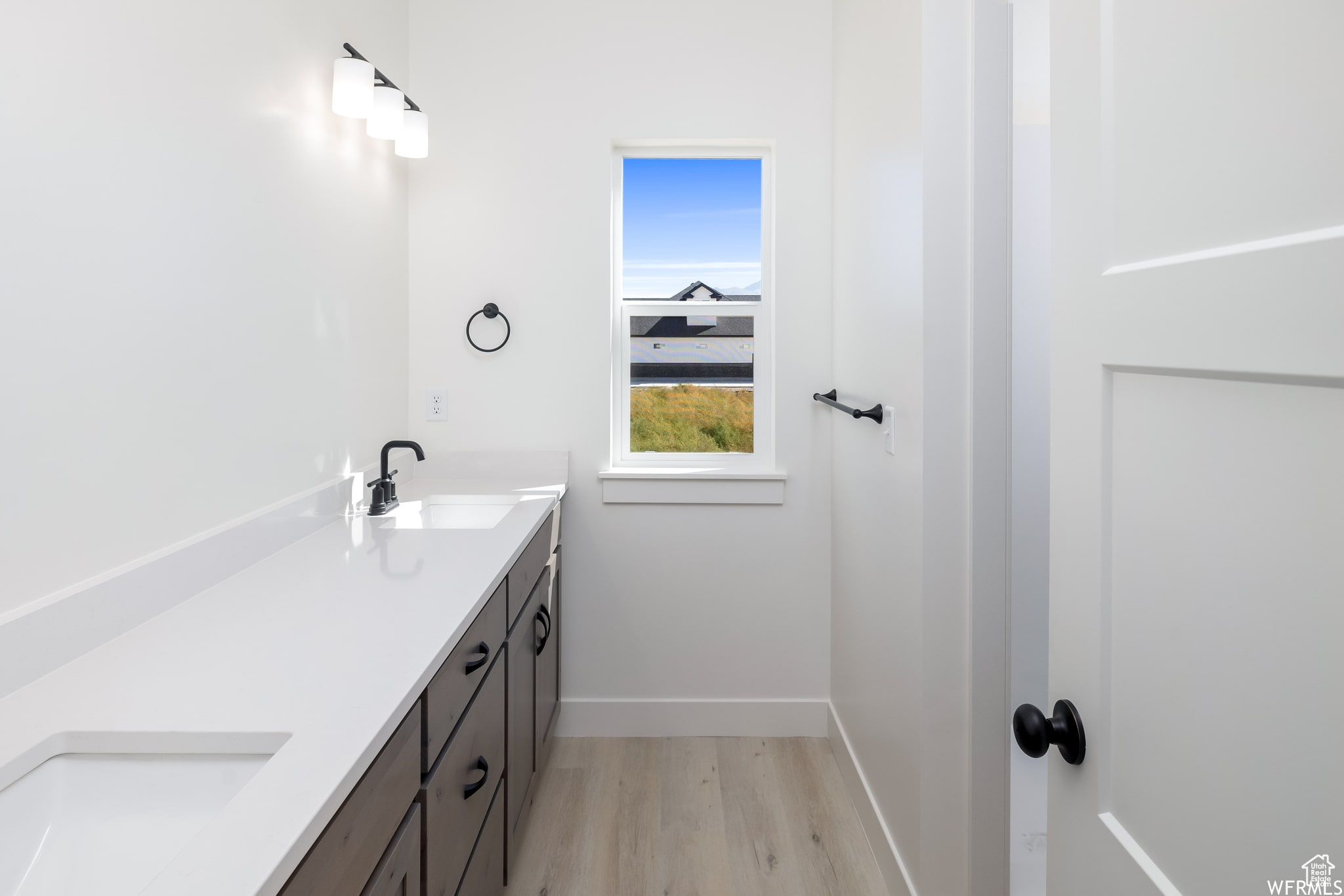 Hyrum, Utah, 84319, United States, 3 Bedrooms Bedrooms, ,2 BathroomsBathrooms,Residential,For Sale,1929155