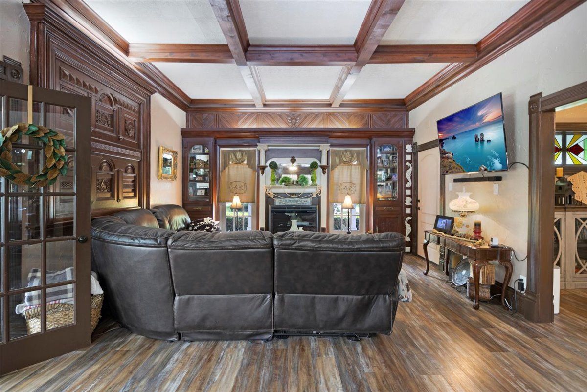 Carthage, Texas, 75633, United States, 5 Bedrooms Bedrooms, ,4 BathroomsBathrooms,Residential,For Sale,1804016