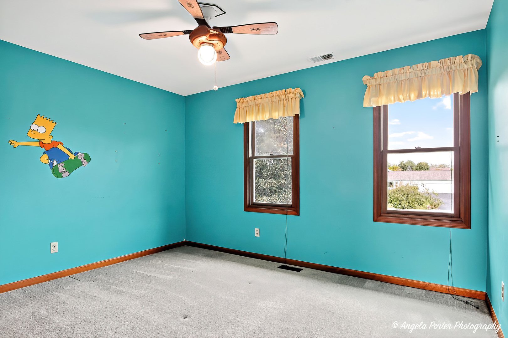 Crystal Lake, Illinois, 60012, United States, 4 Bedrooms Bedrooms, ,3 BathroomsBathrooms,Residential,For Sale,1982844