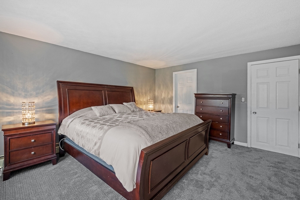 Derry, New Hampshire, 03038, United States, 3 Bedrooms Bedrooms, ,3 BathroomsBathrooms,Residential,For Sale,1928309