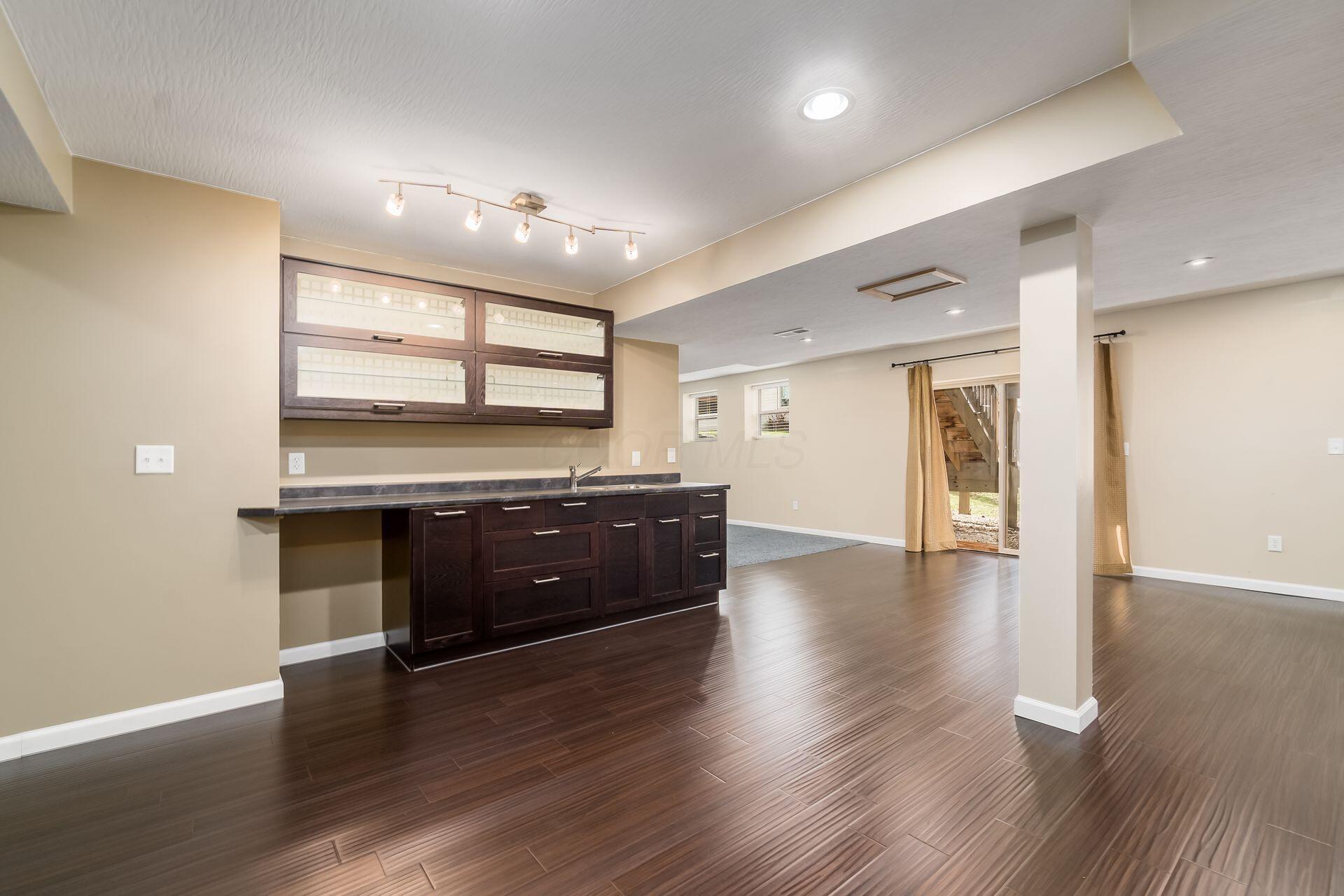 Powell, Ohio, 43065, United States, 4 Bedrooms Bedrooms, ,4 BathroomsBathrooms,Residential,For Sale,2003510