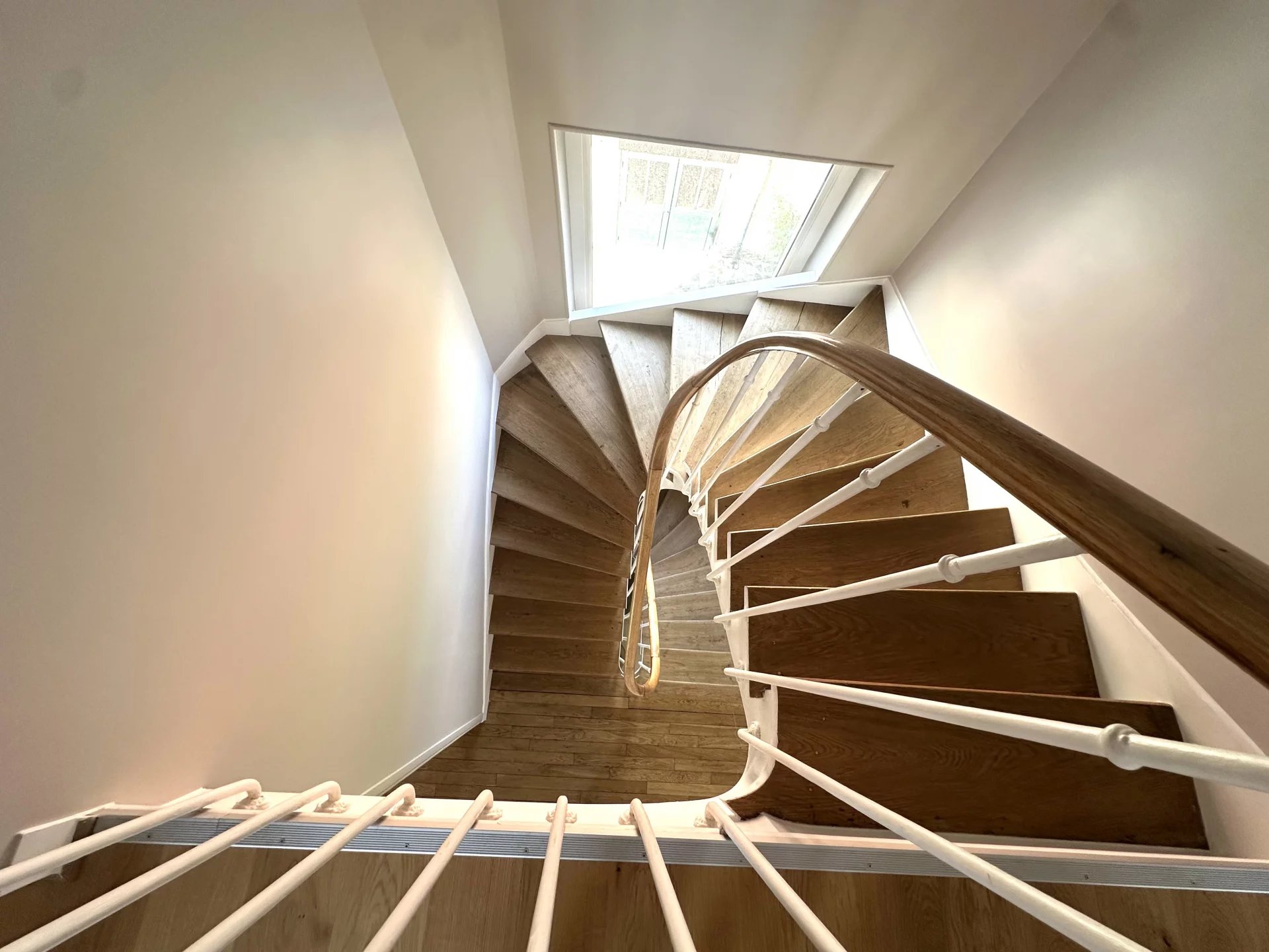 Le Vésinet, Île-de-France, 78110, FR, 6 Bedrooms Bedrooms, ,5 BathroomsBathrooms,Residential,For Sale,1994662