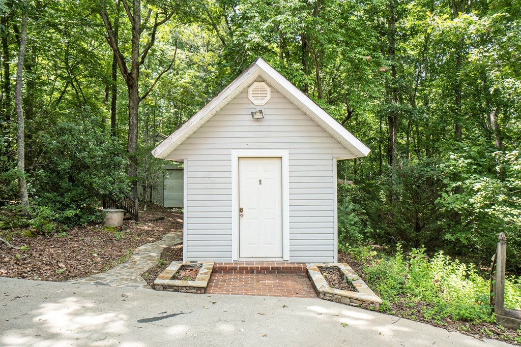 Blairsville, Georgia, 30512, United States, 4 Bedrooms Bedrooms, ,3 BathroomsBathrooms,Residential,For Sale,1858938