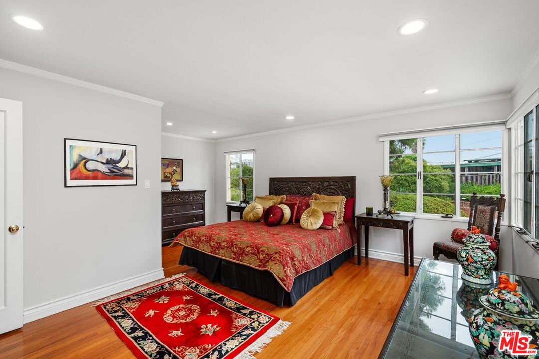 Los Angeles, California, 90027, United States, 4 Bedrooms Bedrooms, ,4 BathroomsBathrooms,Residential,For Sale,1898914