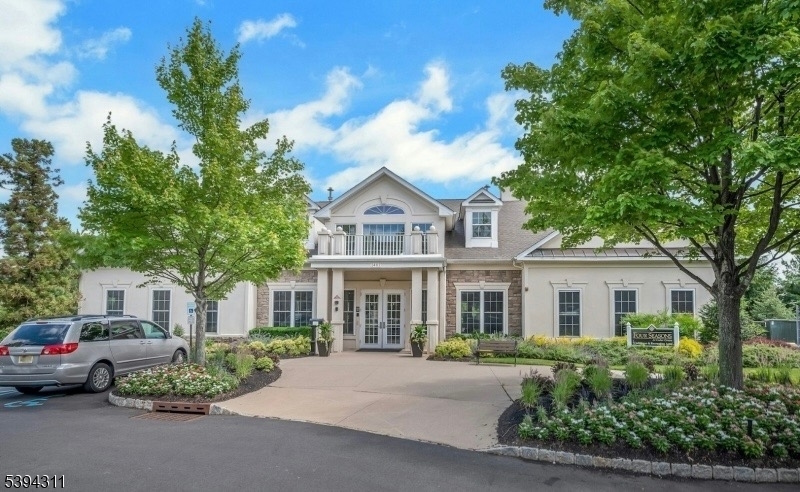 Cedar Grove Twp., New Jersey, 07009, United States, 2 Bedrooms Bedrooms, ,2 BathroomsBathrooms,Residential,For Sale,1989209