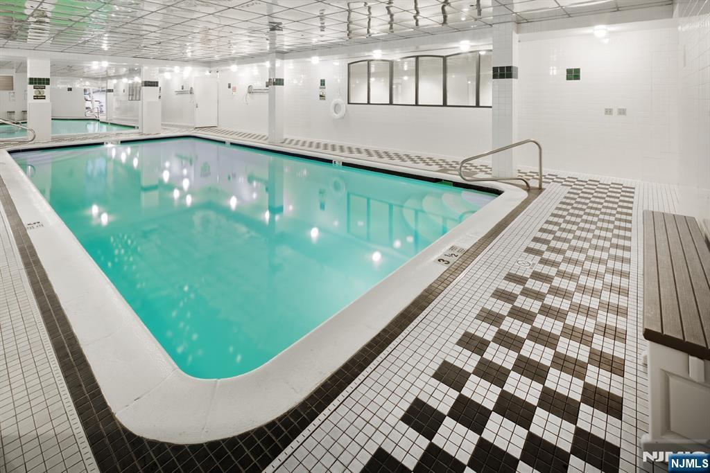 Weehawken, New Jersey, 07086, United States, 1 Bedroom Bedrooms, ,1 BathroomBathrooms,Residential,For Sale,1967965