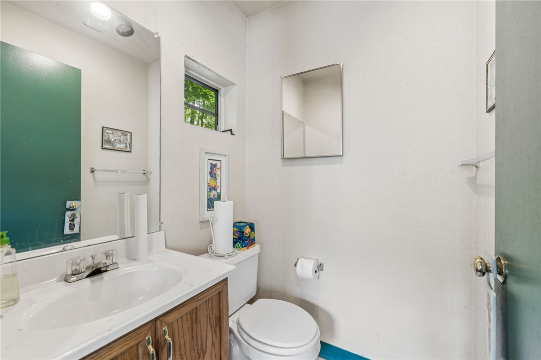 Level Green, Pennsylvania, 15085, United States, 4 Bedrooms Bedrooms, ,4 BathroomsBathrooms,Residential,For Sale,2049075