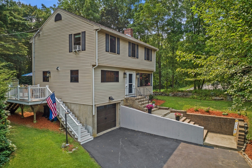 Waltham, Massachusetts, 02451, United States, 4 Bedrooms Bedrooms, ,2 BathroomsBathrooms,Residential,For Sale,1914074