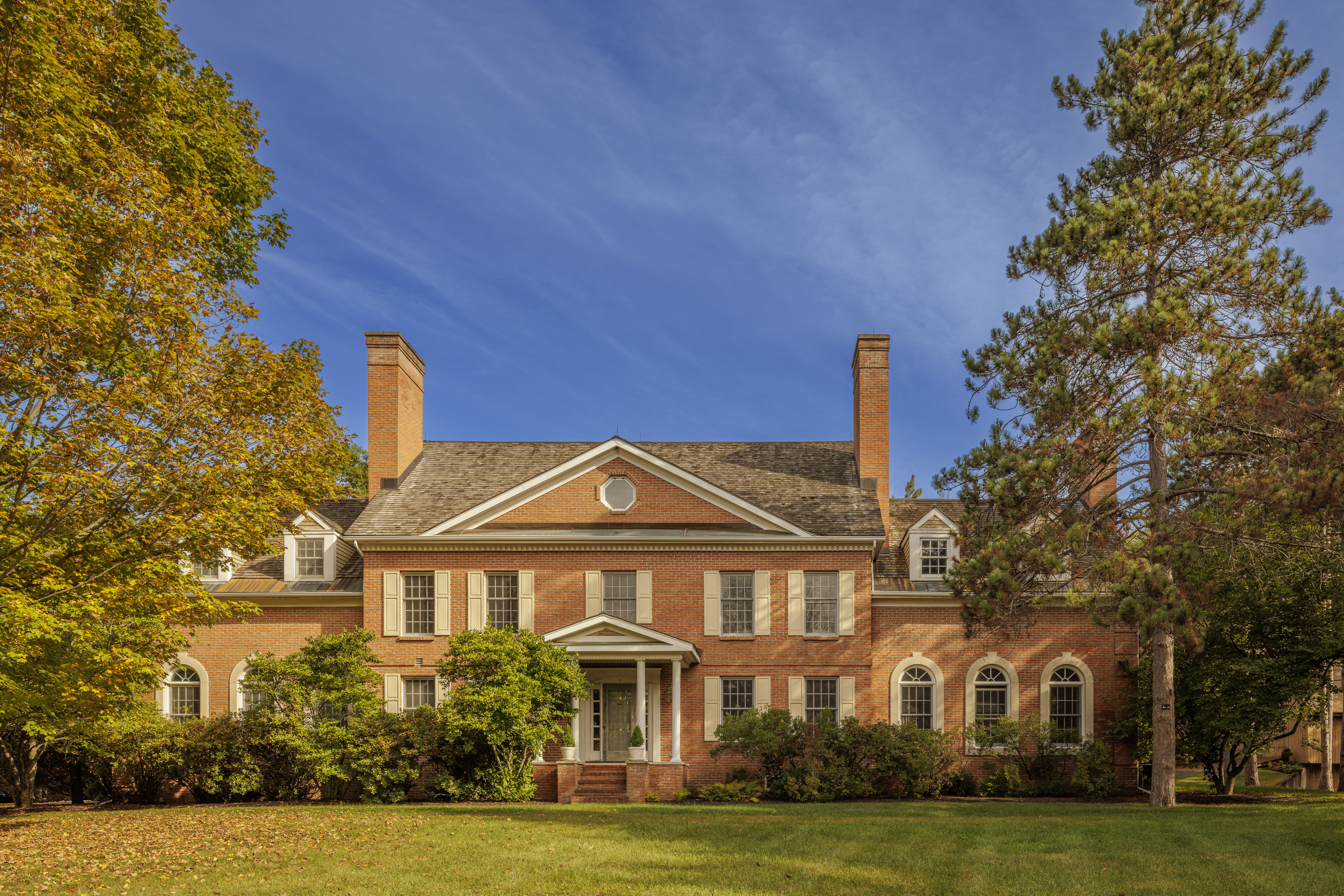  12,000SF Georgian Country Estate  25+ Secluded Acres with Pool & Barn Near Huds - 物件實景