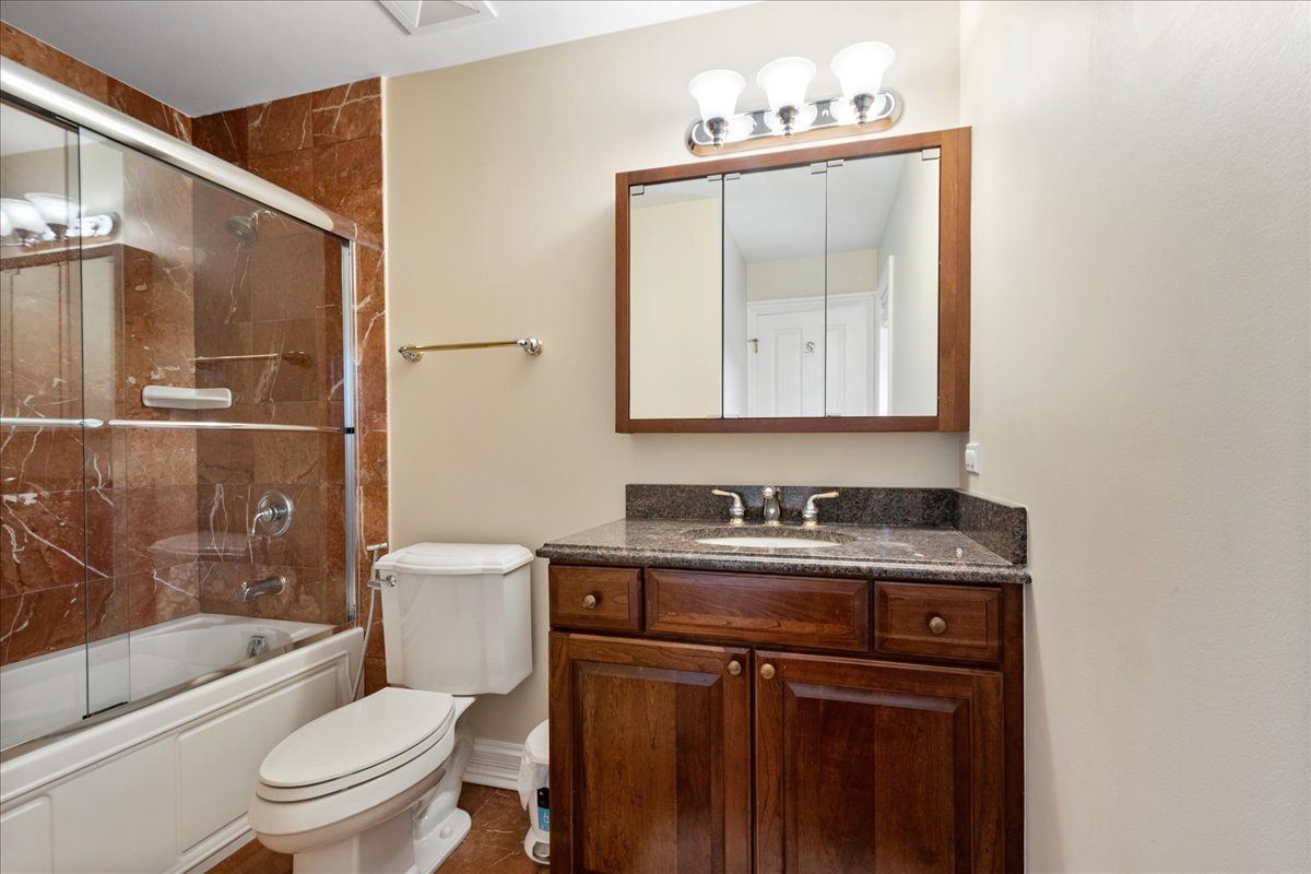 Vernon Hills, Illinois, 60061, United States, 4 Bedrooms Bedrooms, ,4 BathroomsBathrooms,Residential,For Sale,1940393