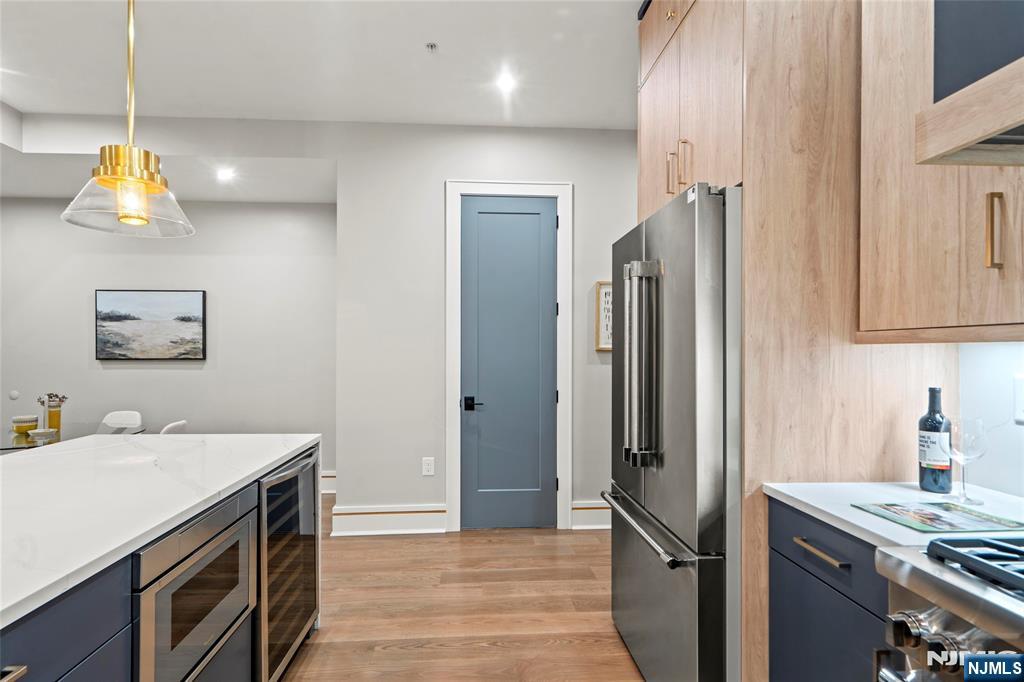 Jersey City, New Jersey, 07307, United States, 3 Bedrooms Bedrooms, ,2 BathroomsBathrooms,Residential,For Sale,1947058