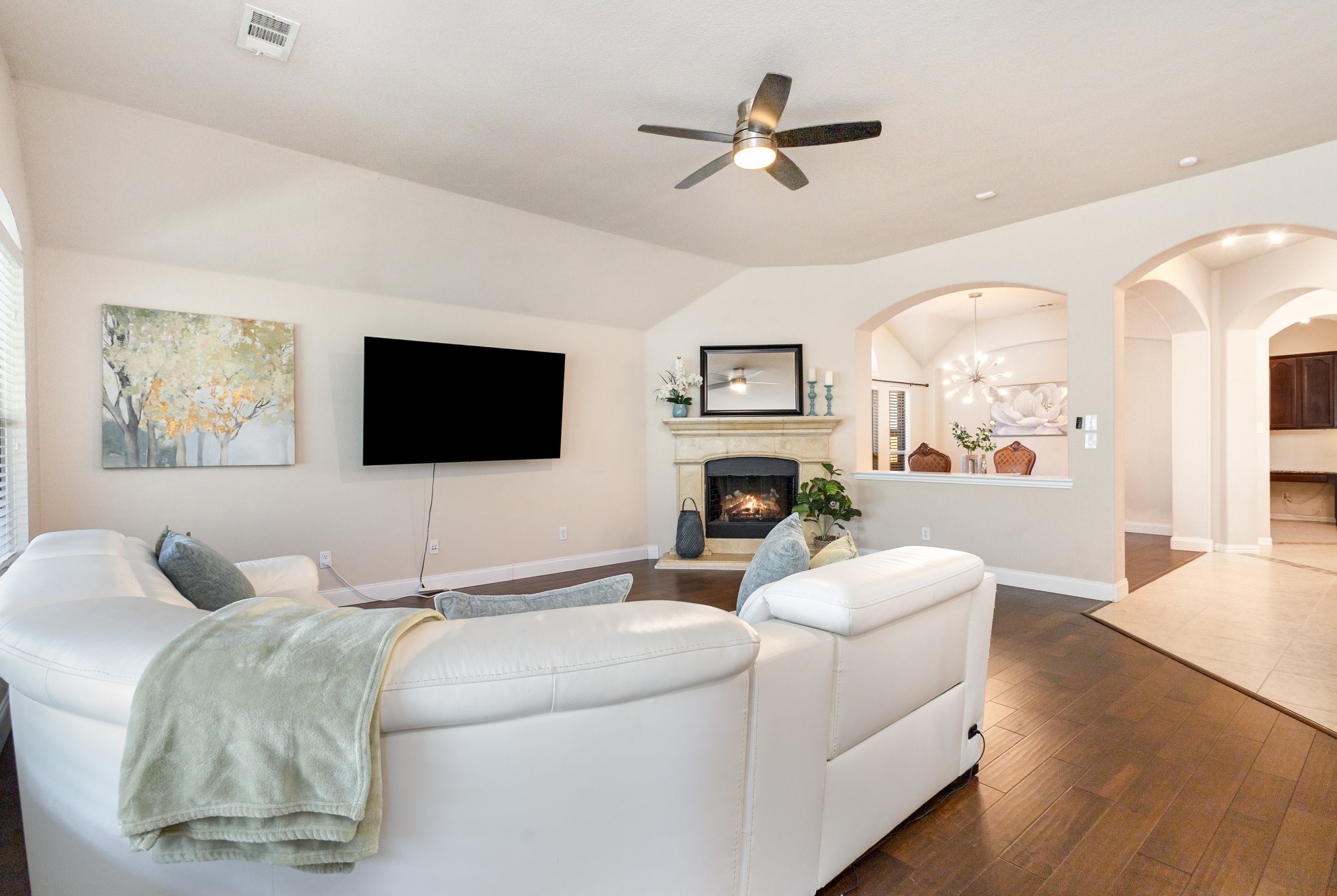 Roanoke, Texas, 76262, United States, 4 Bedrooms Bedrooms, ,3 BathroomsBathrooms,Residential,For Sale,1963102