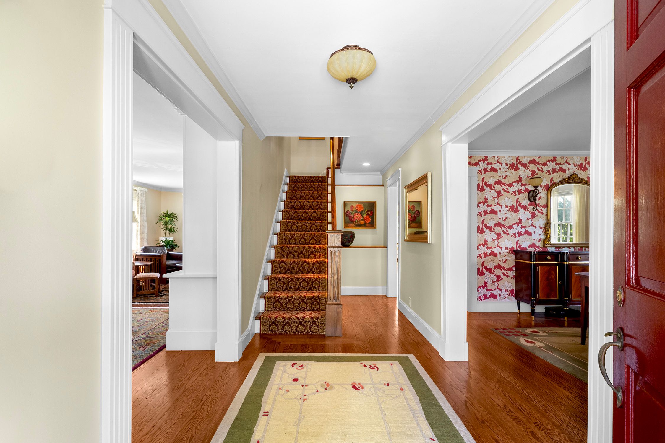 Classic Newport Colonial - 物件實景