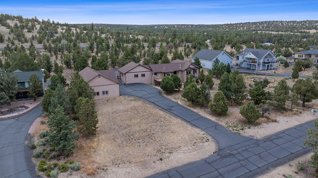 Prineville, Oregon, 97754, United States, 4 Bedrooms Bedrooms, ,3 BathroomsBathrooms,Residential,For Sale,1896038