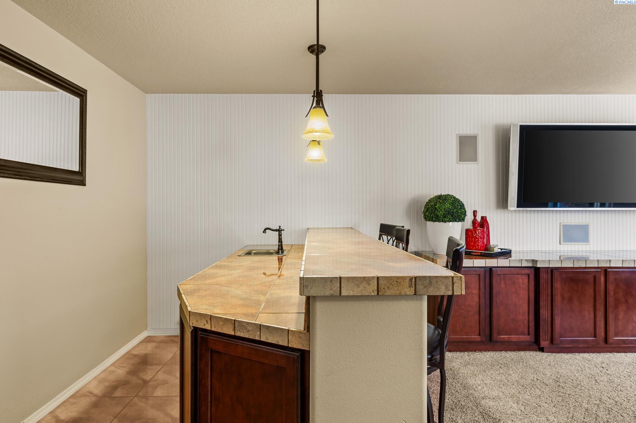 Kennewick, Washington, 99338, United States, 4 Bedrooms Bedrooms, ,3 BathroomsBathrooms,Residential,For Sale,1982934