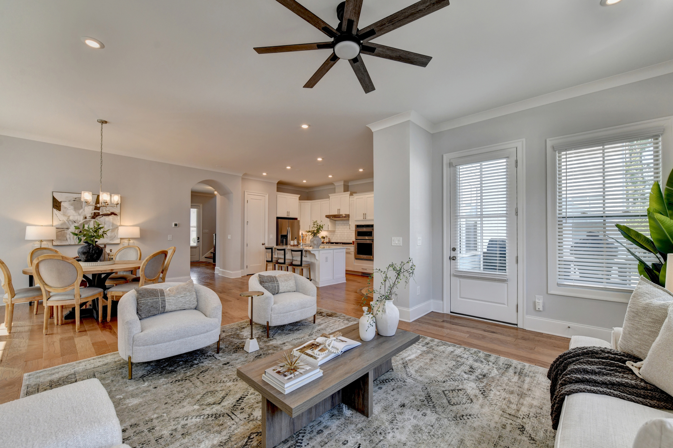  Thoughtfully Designed Milton Home Offers Low-maintenance Living - 物件實景