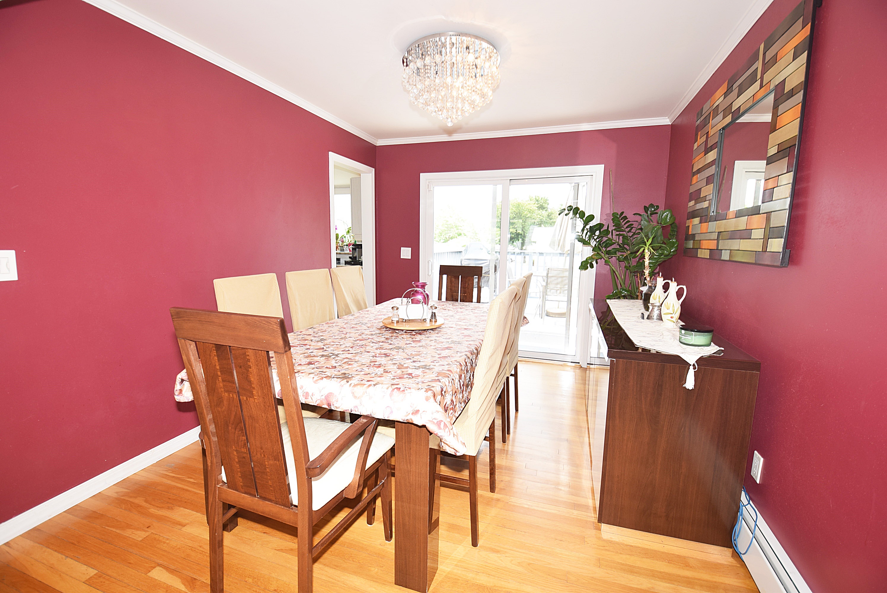 Wheatley Heights, New York, 11798, United States, 5 Bedrooms Bedrooms, ,2 BathroomsBathrooms,Residential,For Sale,1892743