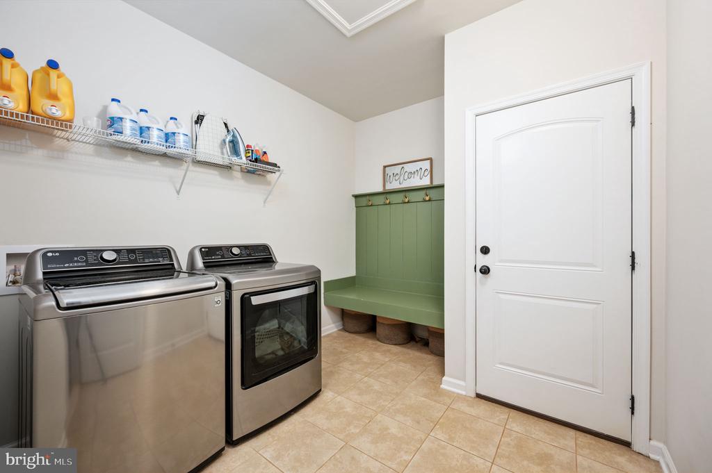 Fredericksburg, Virginia, 22406, United States, 5 Bedrooms Bedrooms, ,4 BathroomsBathrooms,Residential,For Sale,2005971