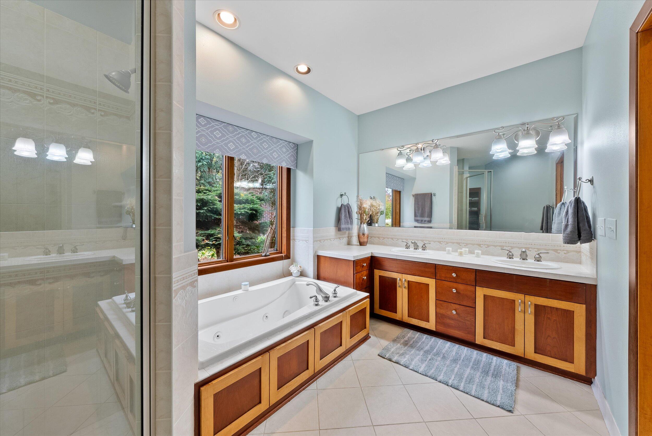 Grafton, Wisconsin, 53024, United States, 4 Bedrooms Bedrooms, ,6 BathroomsBathrooms,Residential,For Sale,1989565