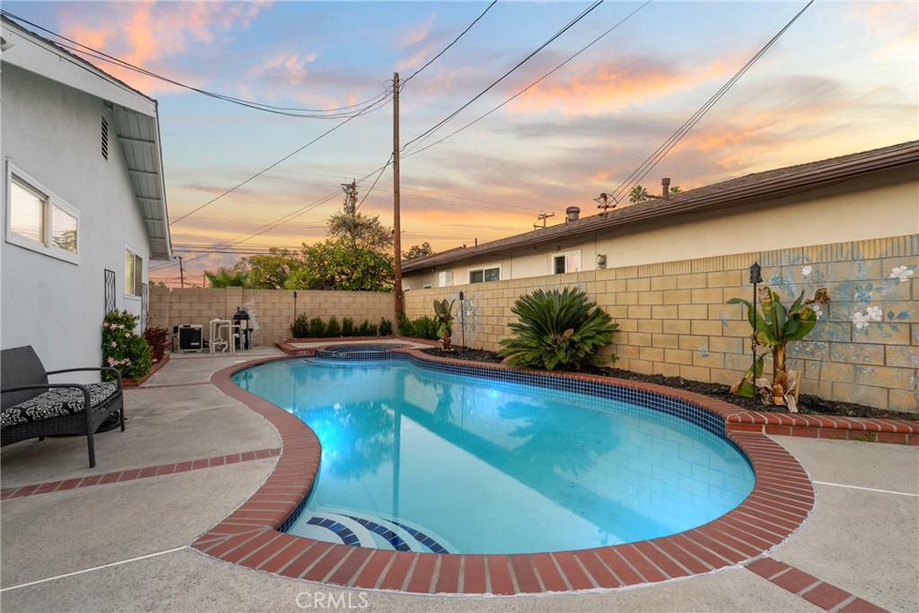 Orange, California, 92868, United States, 3 Bedrooms Bedrooms, ,2 BathroomsBathrooms,Residential,For Sale,1992014