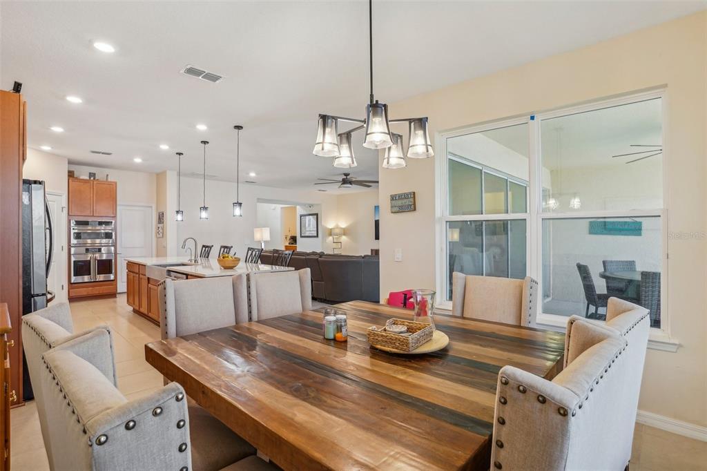 Apopka, Florida, 32703, United States, 5 Bedrooms Bedrooms, ,5 BathroomsBathrooms,Residential,For Sale,1837631