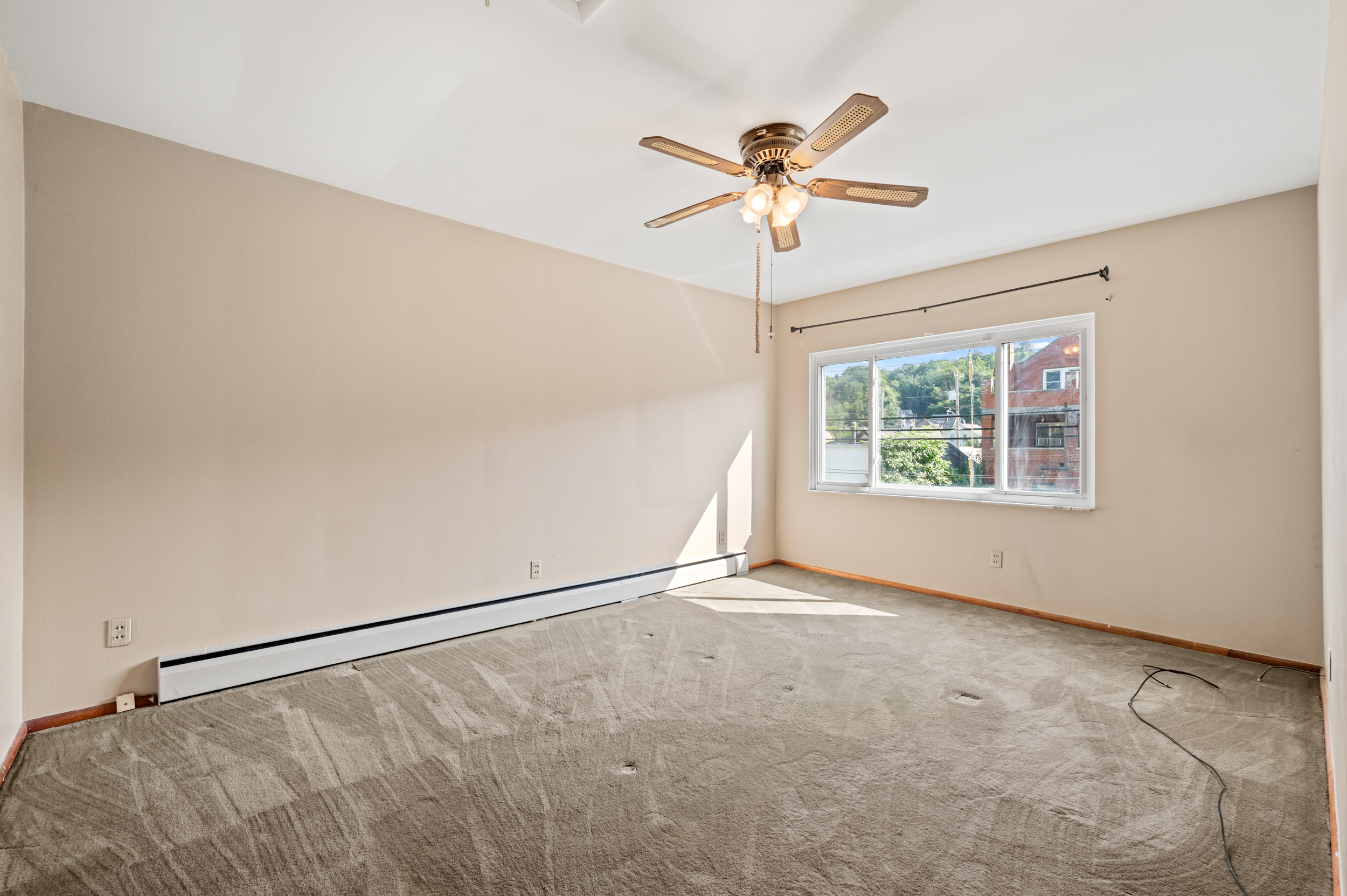  444 Russellwood Avenue, McKees Rocks, PA 15136 - 物件實景