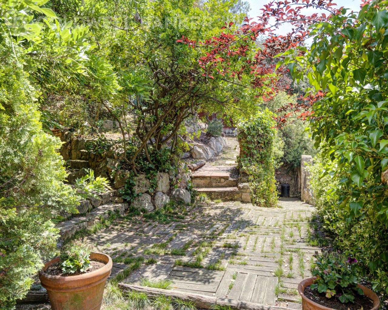 Barcelona, Barcelona, Sarri? - Sant Gervasi, Vallv, Barcelona, Catalonia, ES, 5 Bedrooms Bedrooms, ,3 BathroomsBathrooms,Residential,For Sale,Barcelona, Barcelona, Sarri? - Sant Gervasi, Vallv,1613204