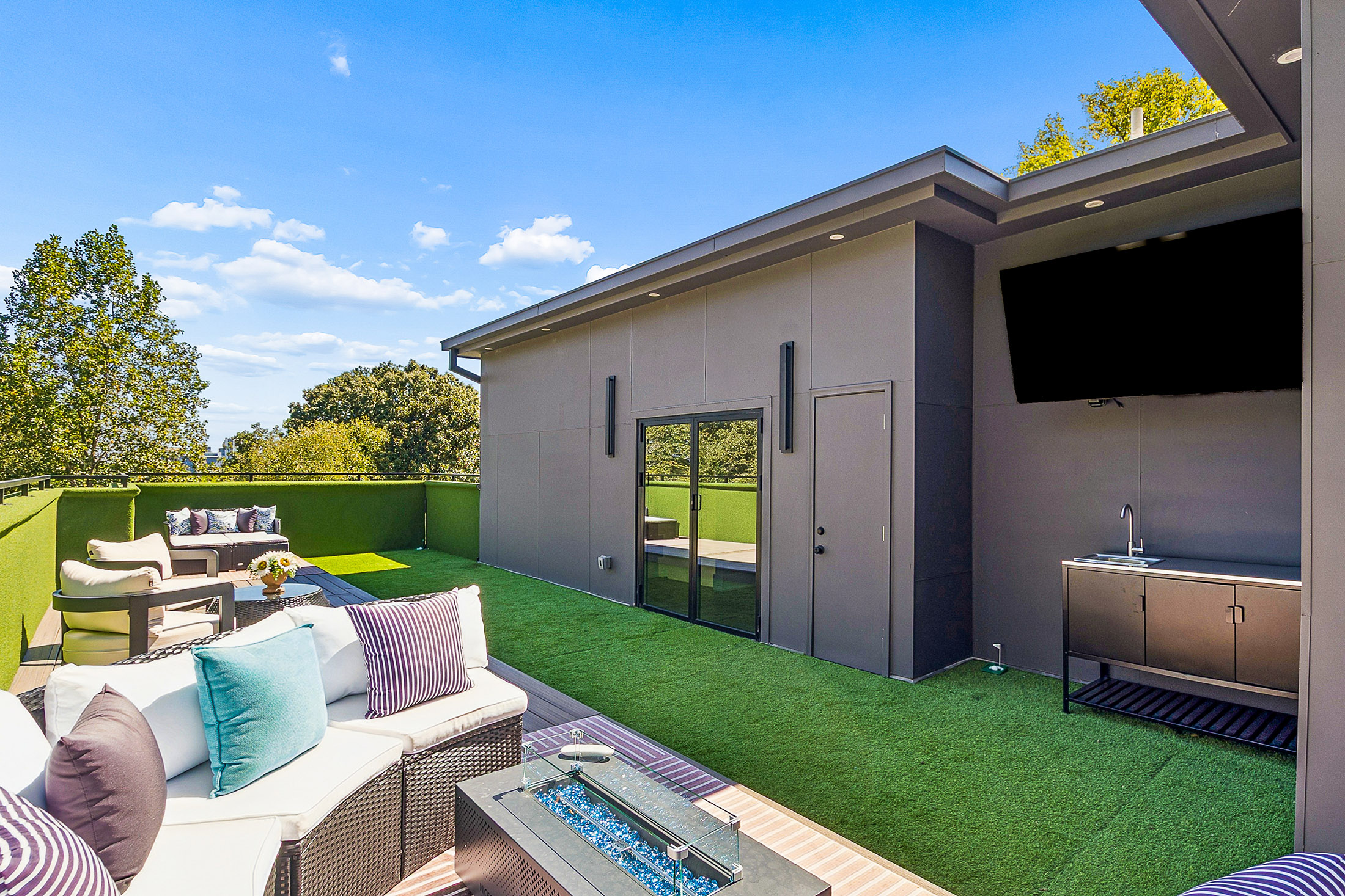  Sophisticated Modern Home in Sought-after Loring Heights - 物件實景