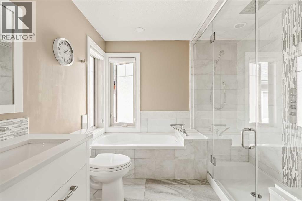 CALGARY, Alberta, T3E 2M9, CA, 2 Bedrooms Bedrooms, ,2 BathroomsBathrooms,Residential,For Sale,1949798