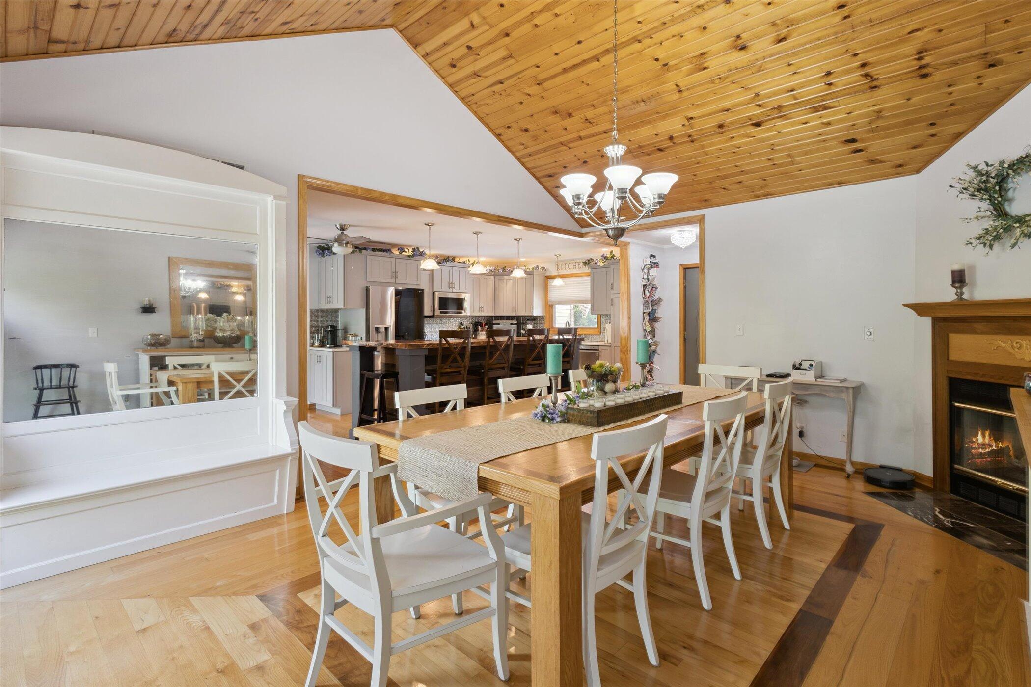 Horton, Michigan, 49246, United States, 5 Bedrooms Bedrooms, ,4 BathroomsBathrooms,Residential,For Sale,1940330
