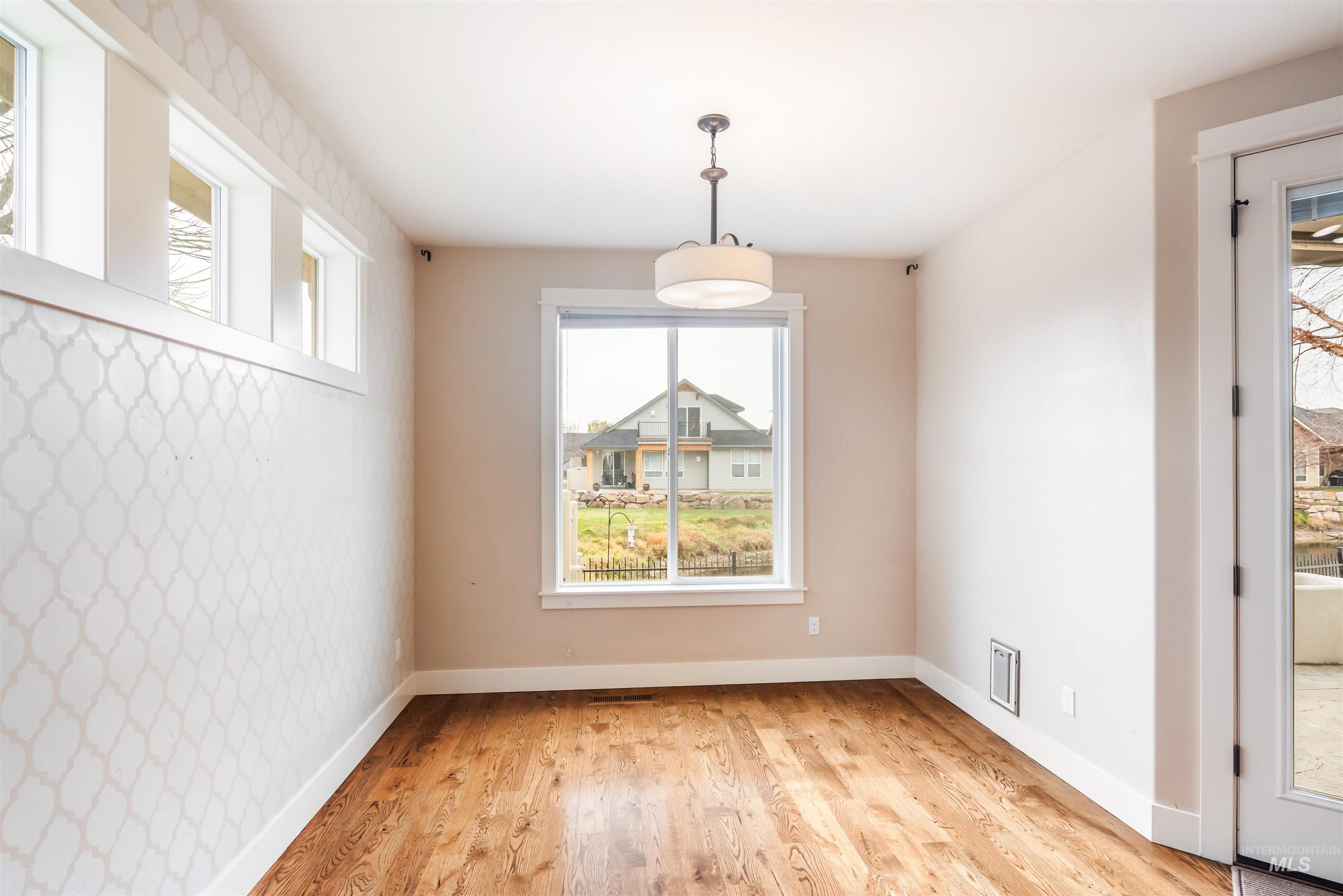 Garden City, Idaho, 83714, United States, 3 Bedrooms Bedrooms, ,Residential,For Sale,2003016