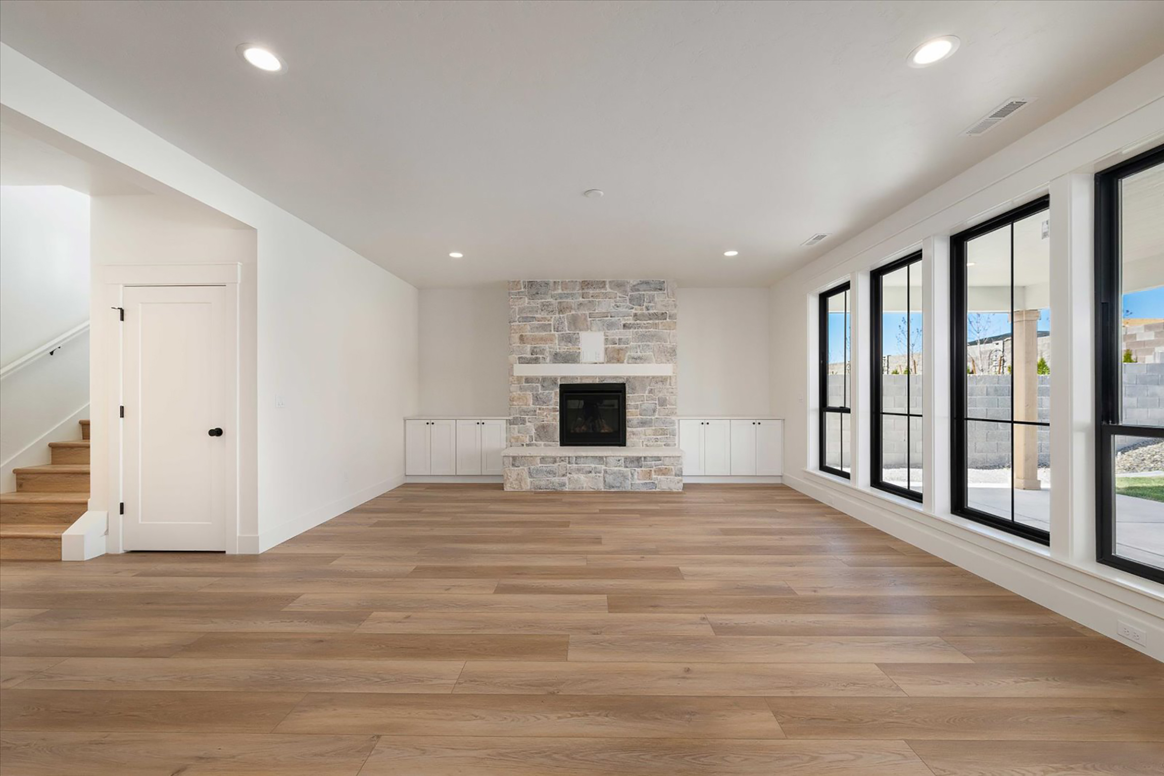  5 bed plus den and 2nd family room, great plan - 物件實景