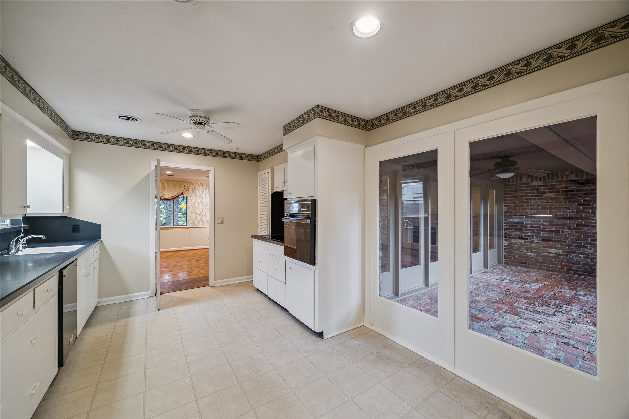  2126 Chimney Rock Road - 物件實景