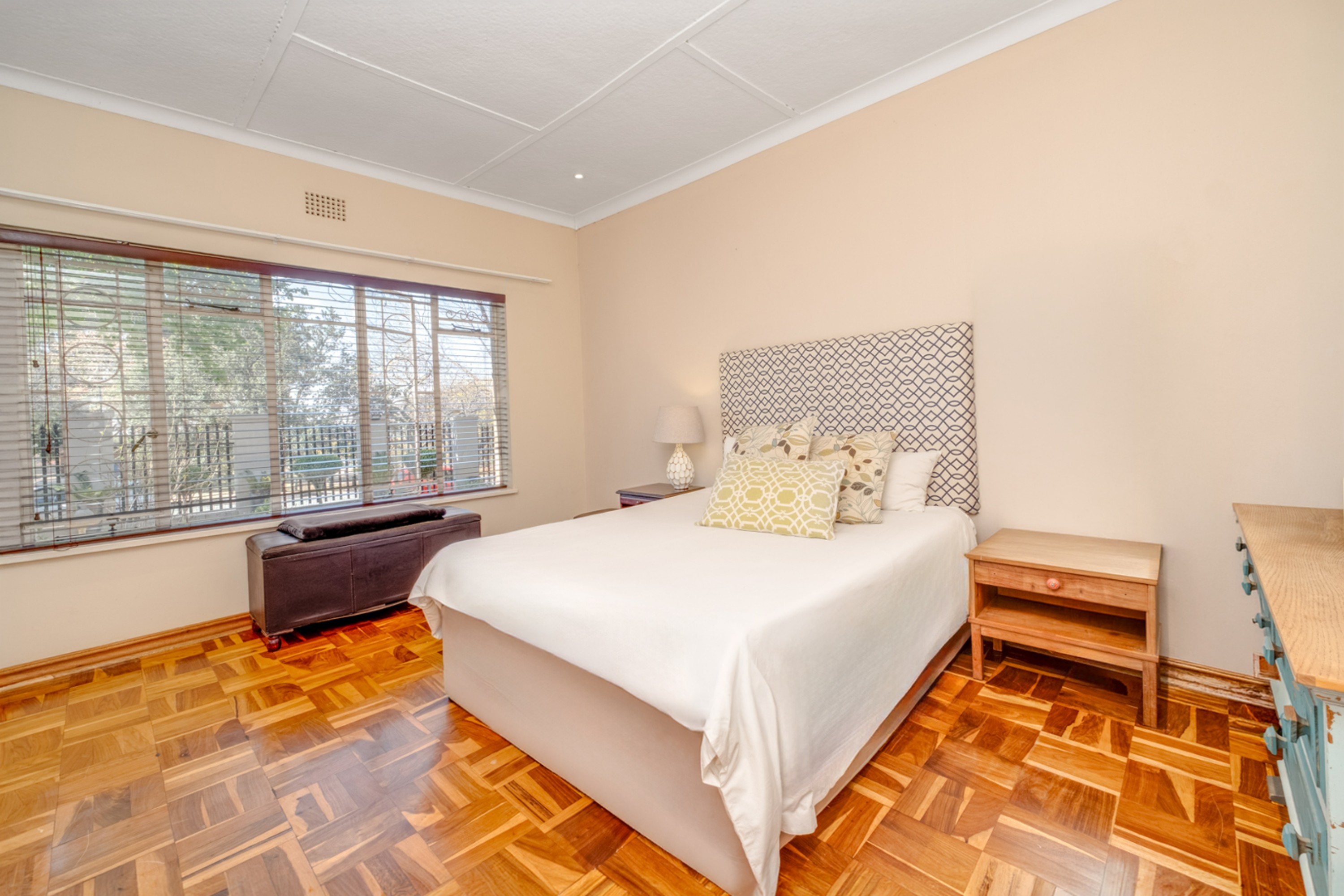  Fabulous Family Home with Charm, Character & Bonus Cottage - 物件實景