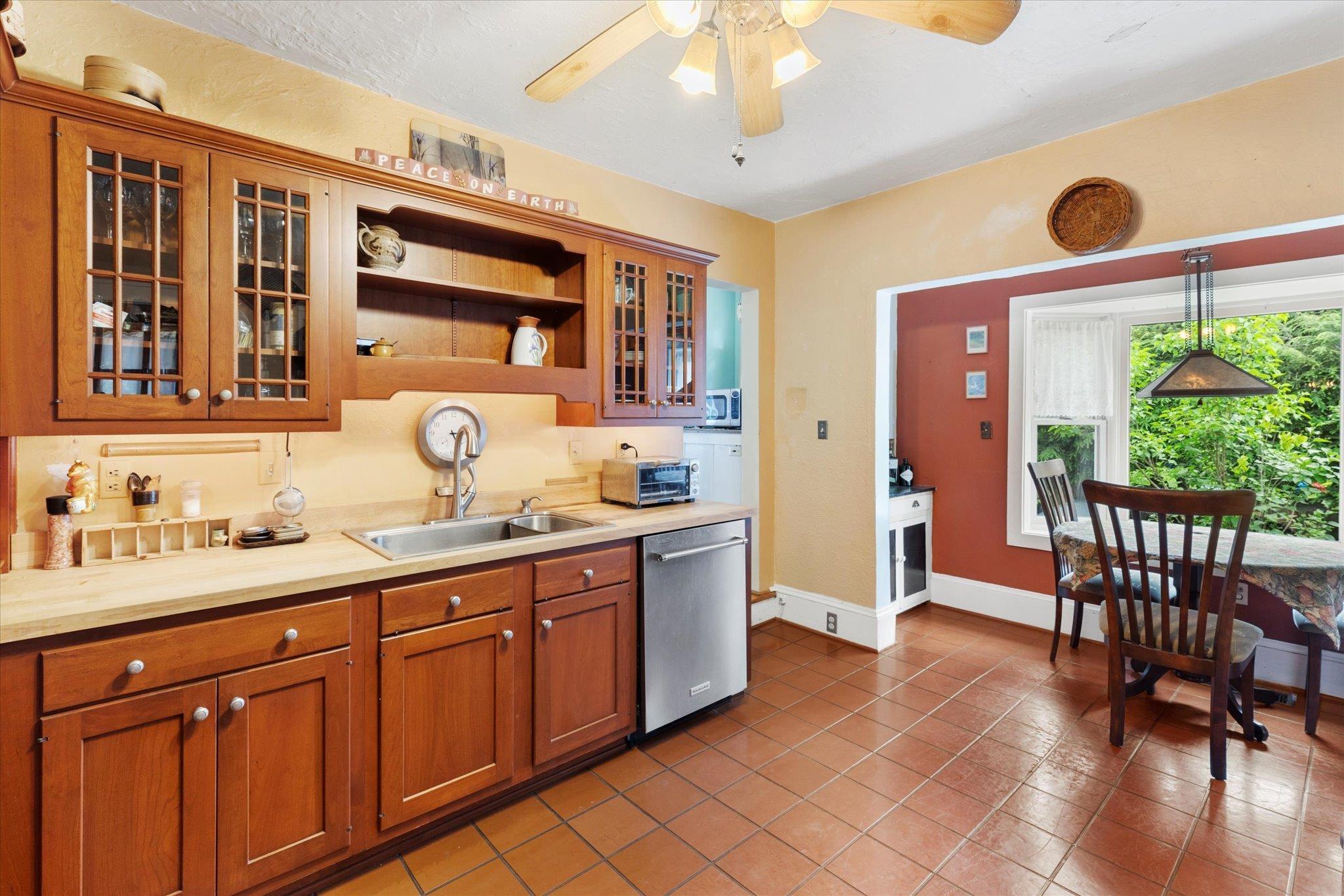 Blacksburg, Virginia, 24060, United States, 3 Bedrooms Bedrooms, ,3 BathroomsBathrooms,Residential,For Sale,1986553