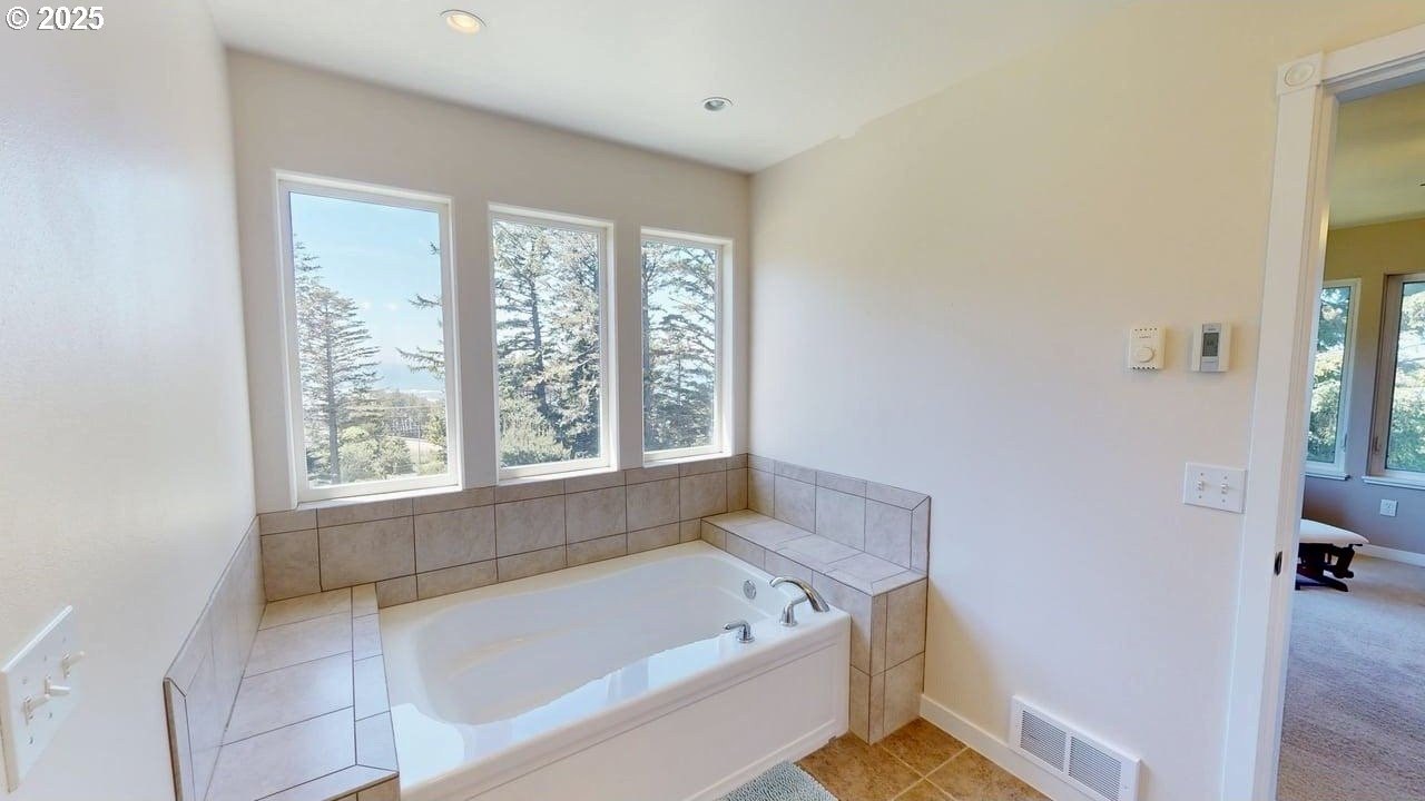 Gold Beach, Oregon, 97444, United States, 6 Bedrooms Bedrooms, ,4 BathroomsBathrooms,Residential,For Sale,1982299