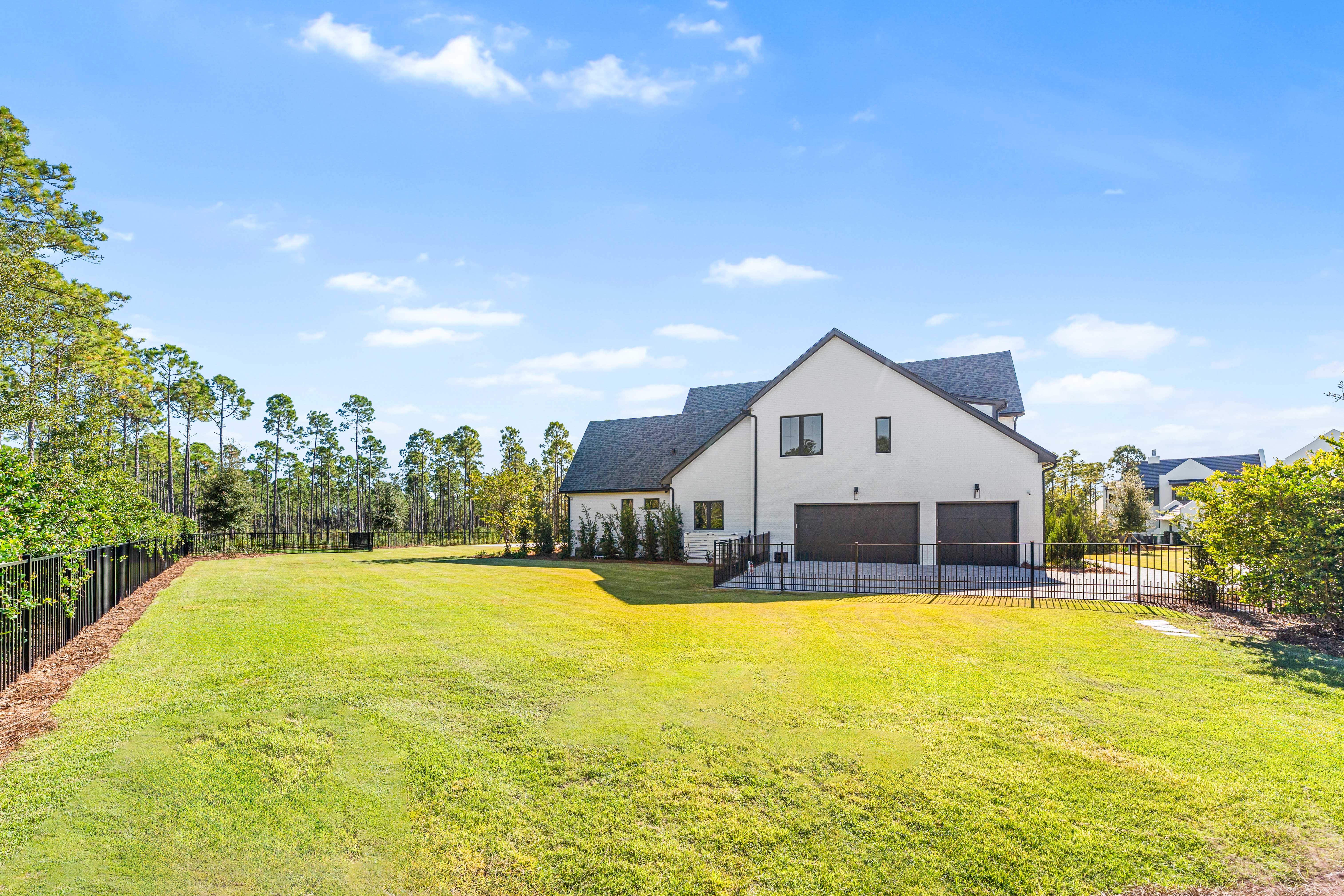  Spectacular Home With Spacious Yard Including Pool, Spa And Outdoor Kitchen - 物件實景