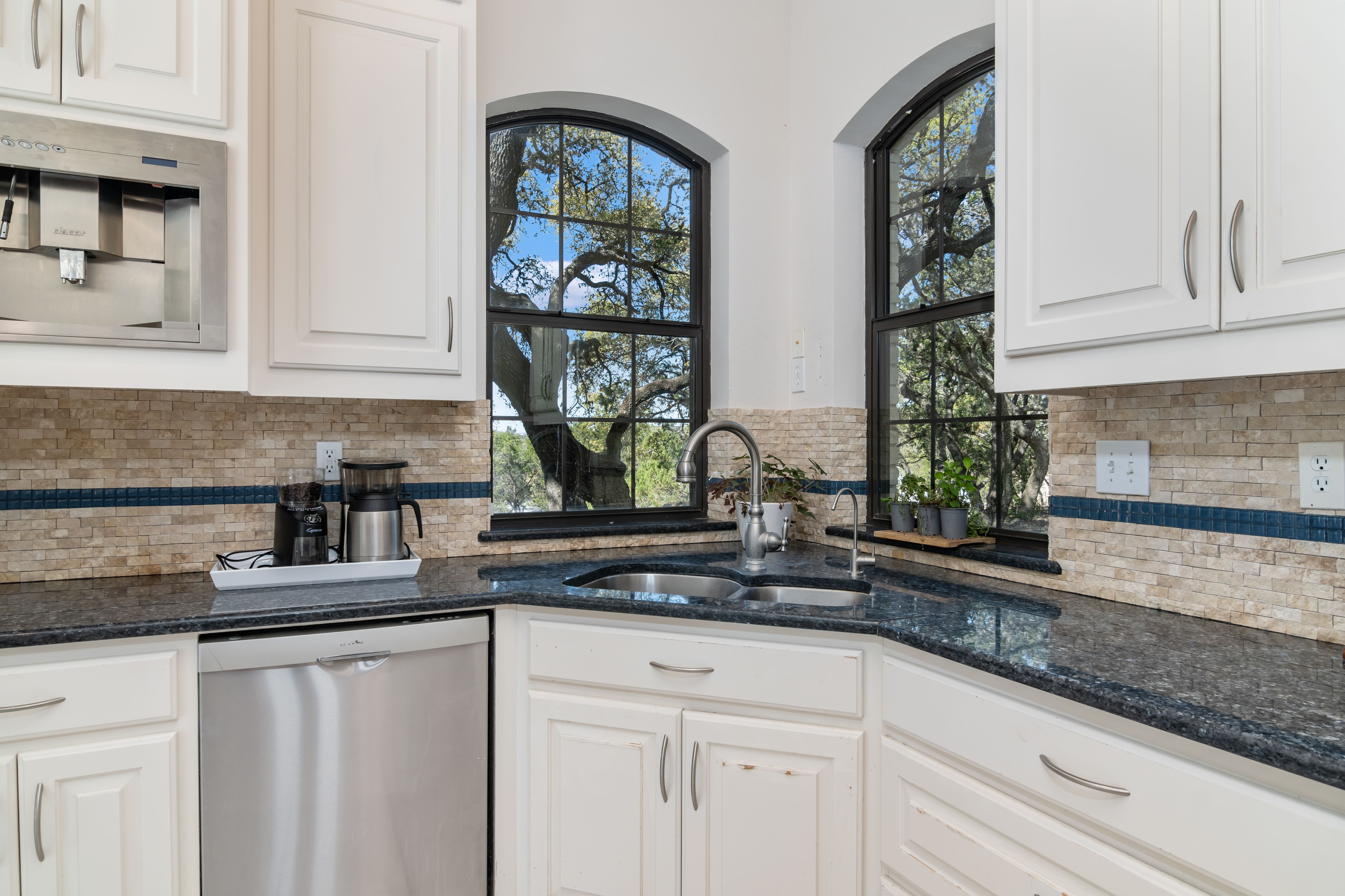  Luxury Living with Hilltop Views - 物件實景