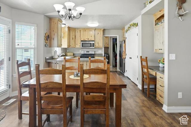 Tremonton, Utah, 84337, United States, 6 Bedrooms Bedrooms, ,3 BathroomsBathrooms,Residential,For Sale,1974496