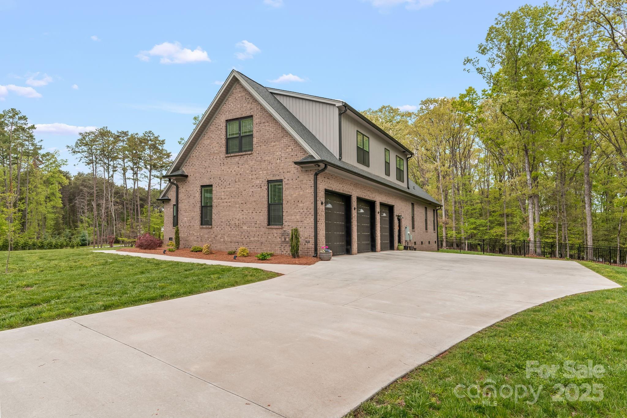Lexington, North Carolina, 27292, United States, 4 Bedrooms Bedrooms, ,3 BathroomsBathrooms,Residential,For Sale,1847027