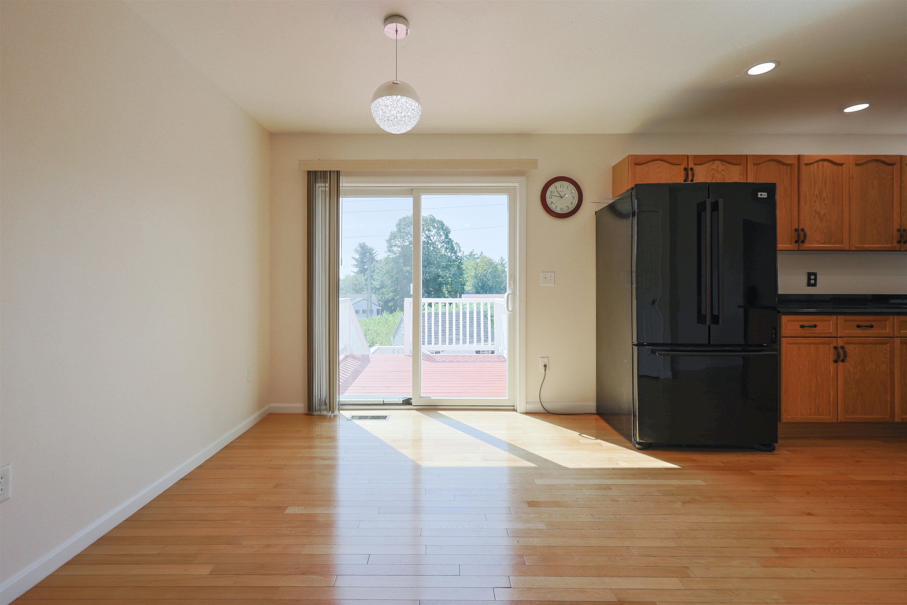 Derry, New Hampshire, 03038, United States, 3 Bedrooms Bedrooms, ,2 BathroomsBathrooms,Residential,For Sale,1926194