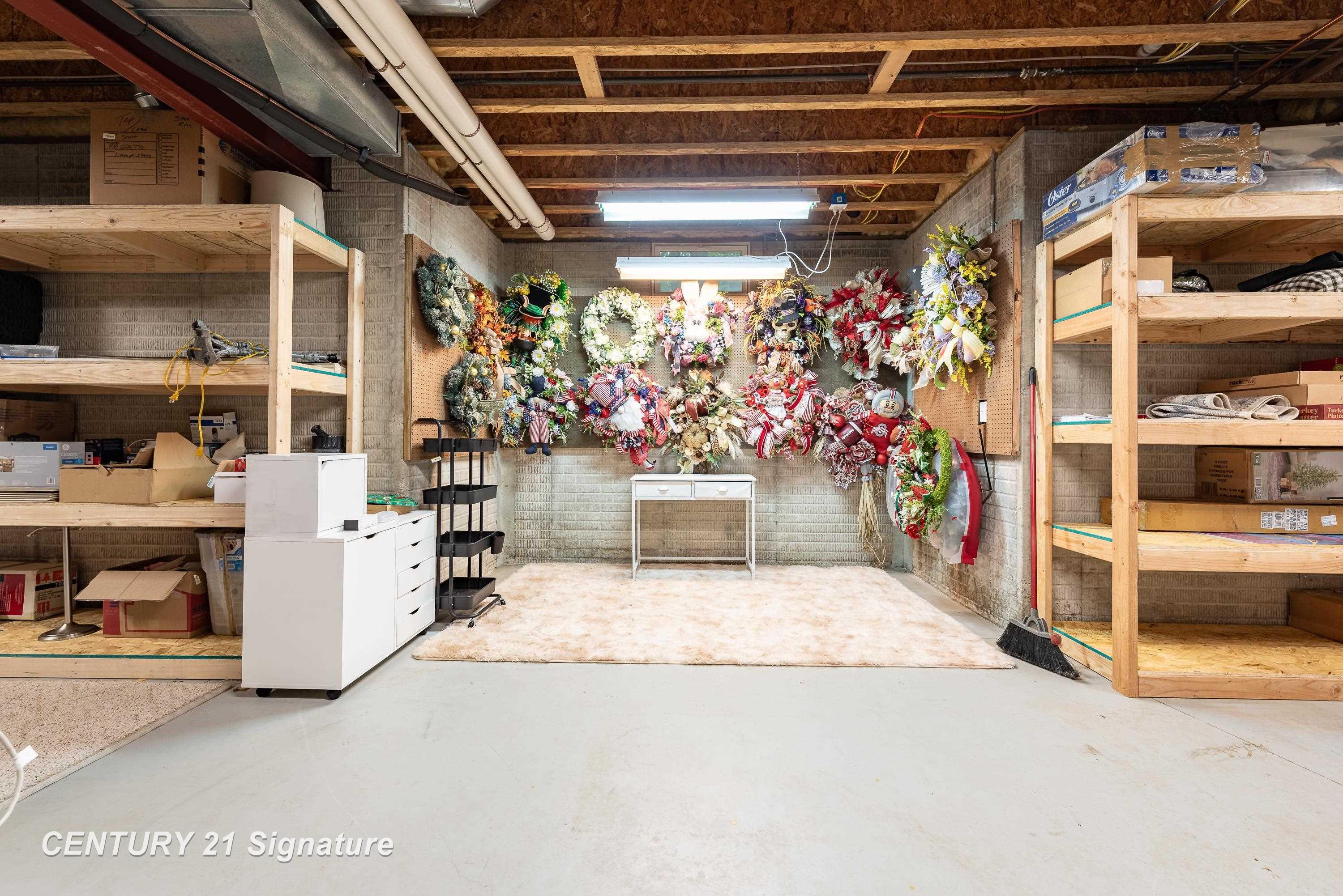 Midland, Michigan, 48642, United States, 4 Bedrooms Bedrooms, ,4 BathroomsBathrooms,Residential,For Sale,1981161