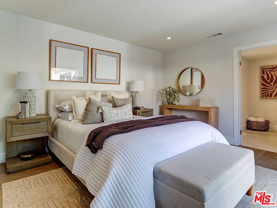 Huntington Beach, California, 92649, United States, 3 Bedrooms Bedrooms, ,2 BathroomsBathrooms,Residential,For Sale,2003446