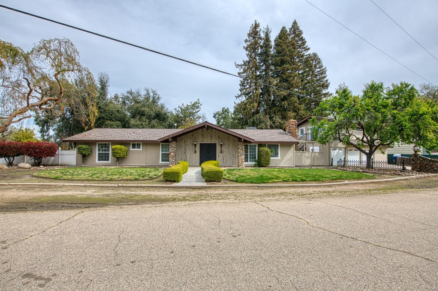 Sanger, California, 93657, United States, 4 Bedrooms Bedrooms, ,3 BathroomsBathrooms,Residential,For Sale,1897829