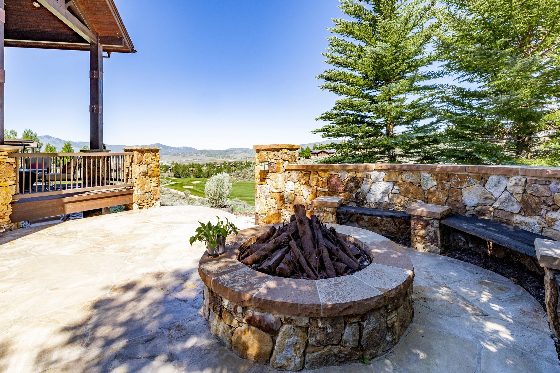  A True Mountain Escape in Promontory with Golf and Ski Views - 物件實景