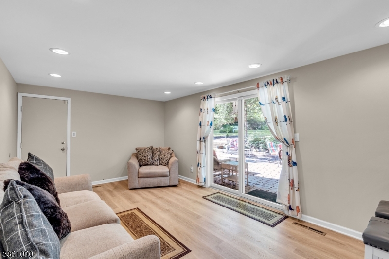 Bridgewater Twp., New Jersey, 08807, United States, 4 Bedrooms Bedrooms, ,3 BathroomsBathrooms,Residential,For Sale,1938544