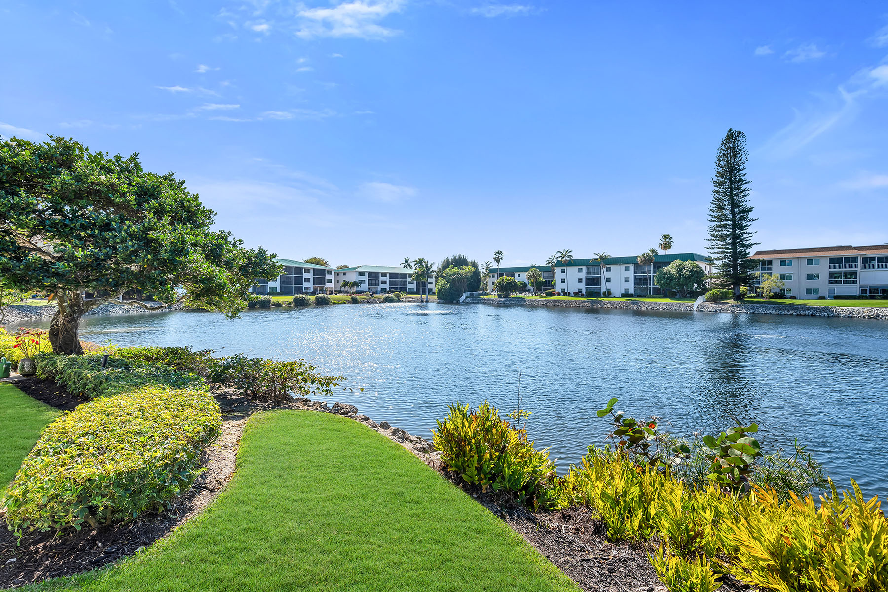  MOORINGS - CAMELOT CLUB - 物件實景